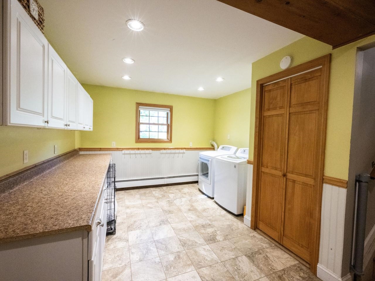 To fabulous mudroom/laundry