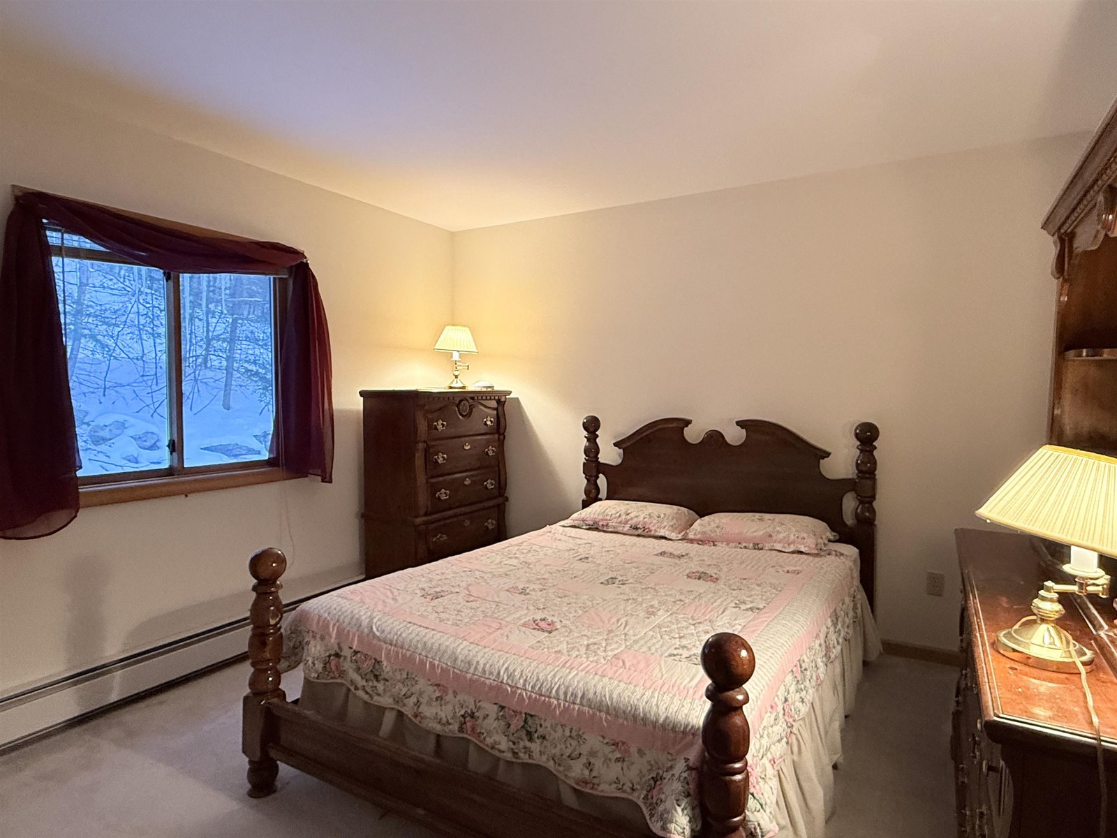Bedroom on middle floor