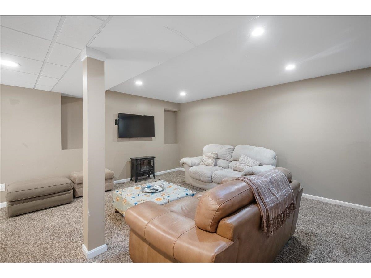 32 Poker Hill Road