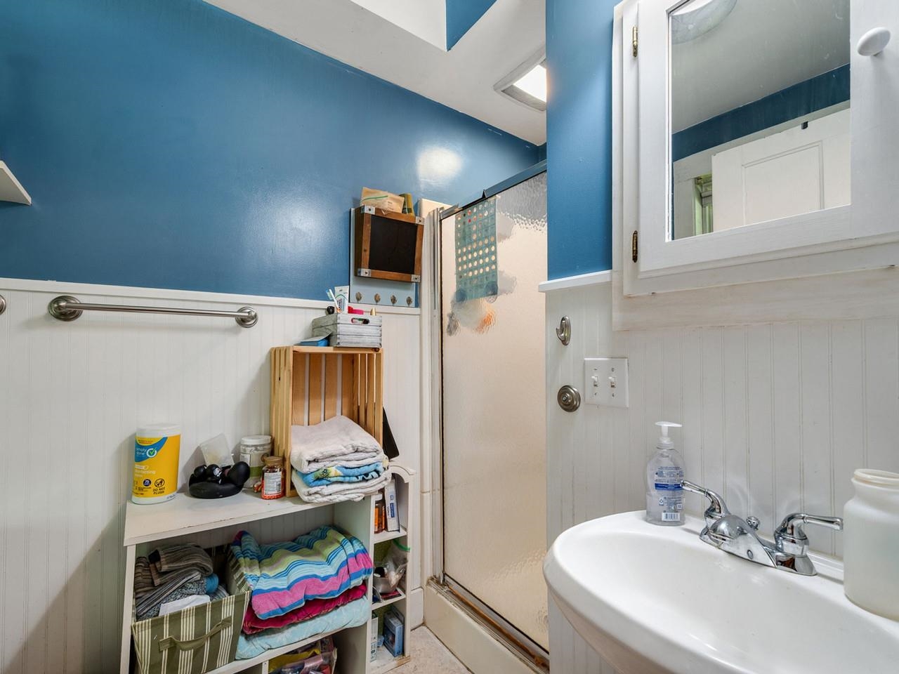 Unit 1 Bathroom