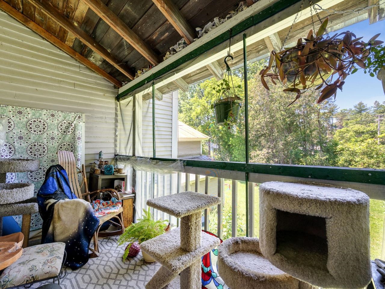 Unit 1 Screened Porch