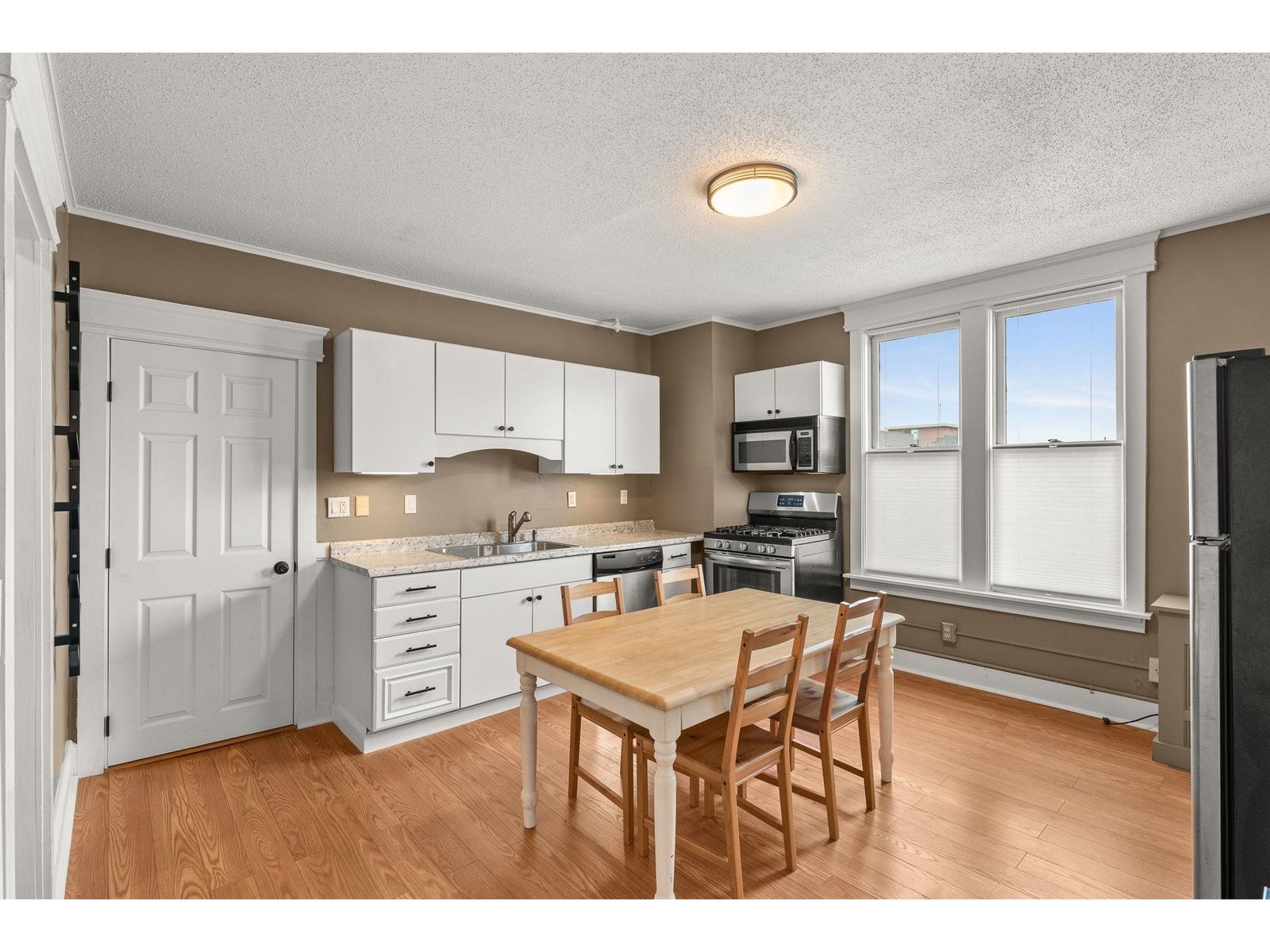 Large eat-in kitchen
