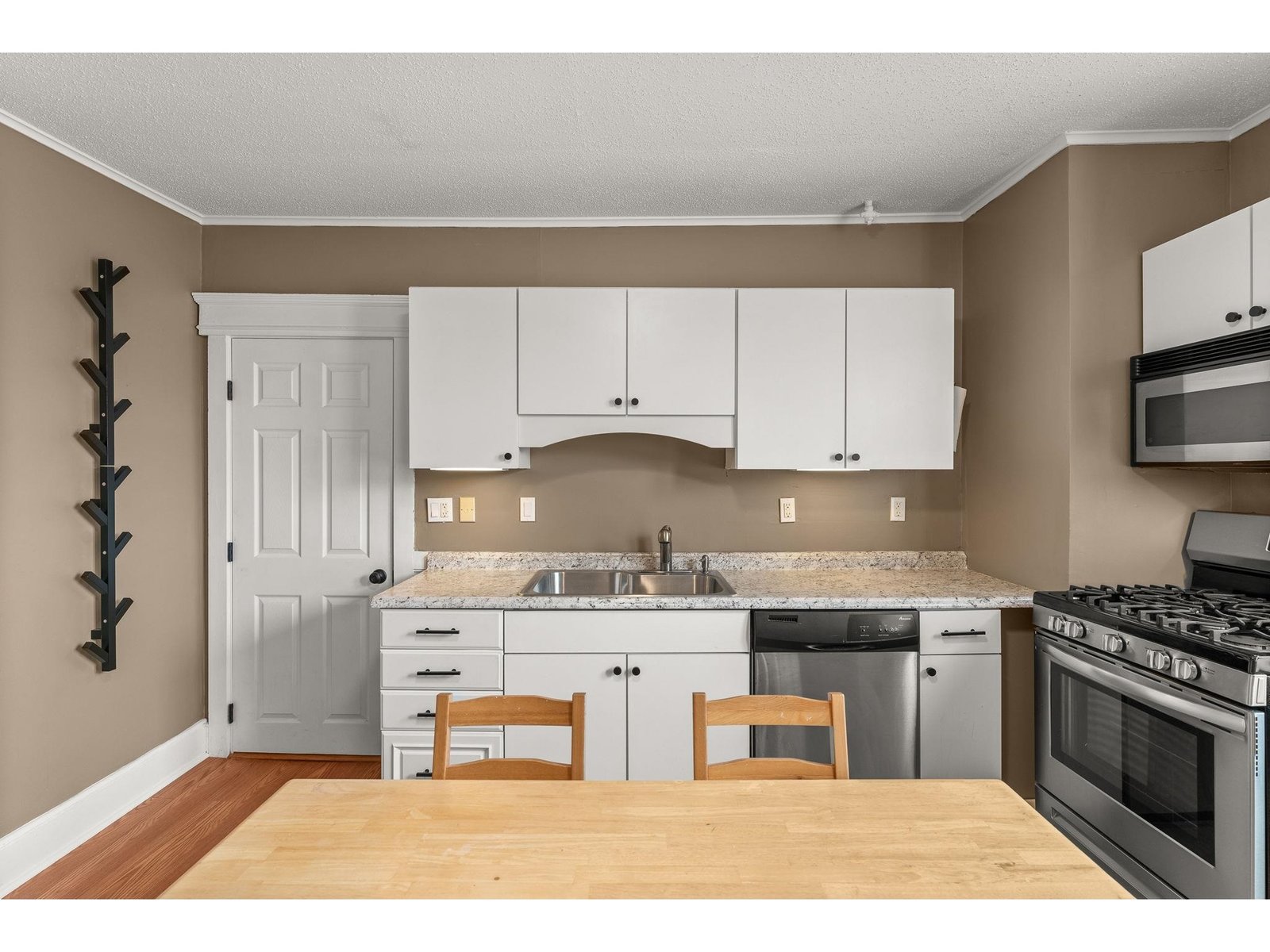 32 South Main Street, Unit 6