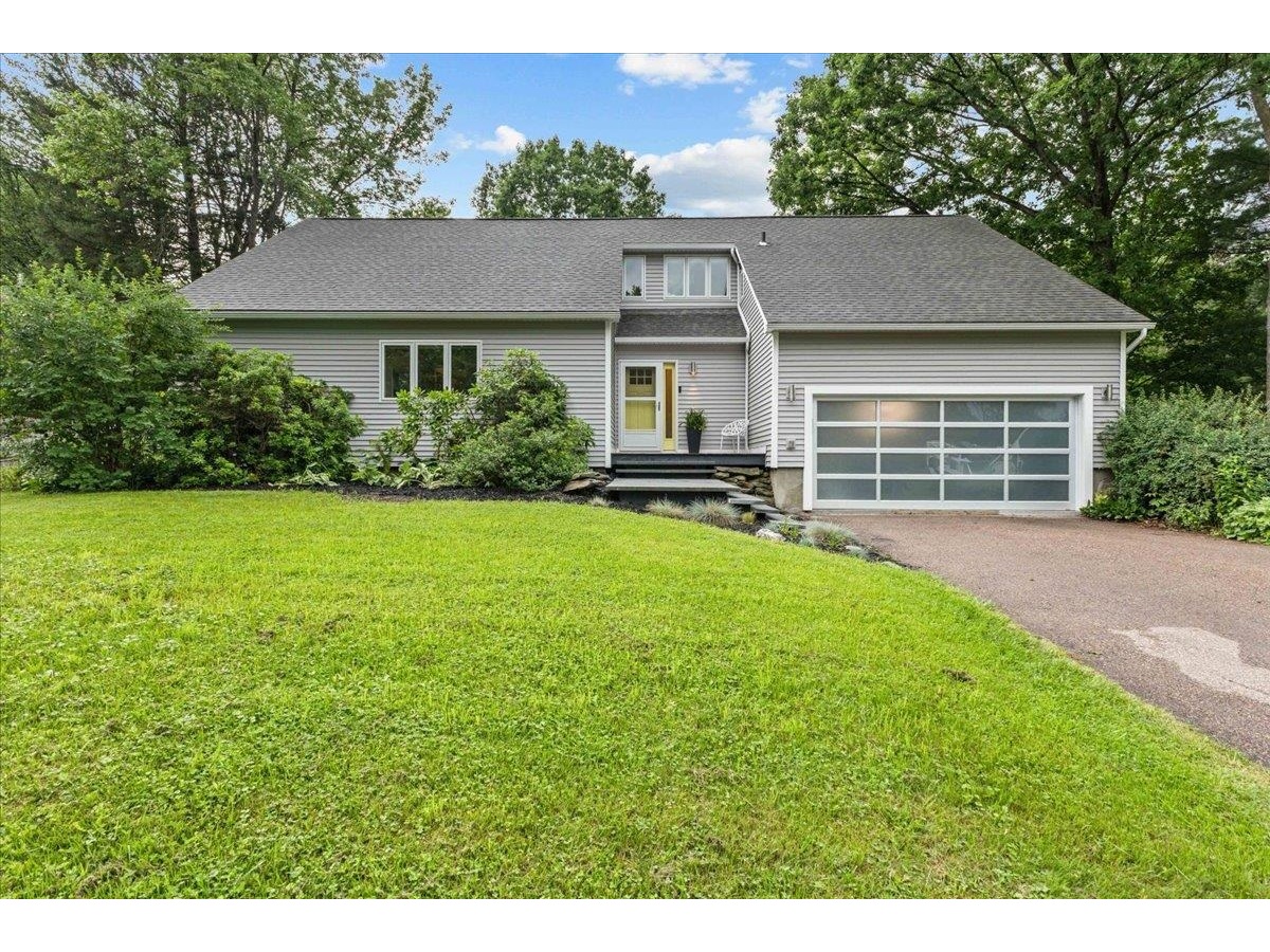 32 Tracy Lane, Shelburne