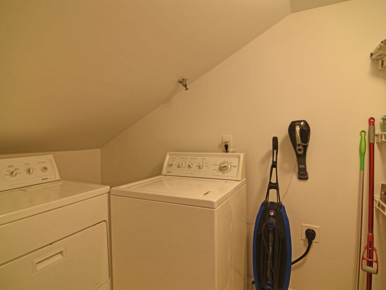 Laundry & extra storage