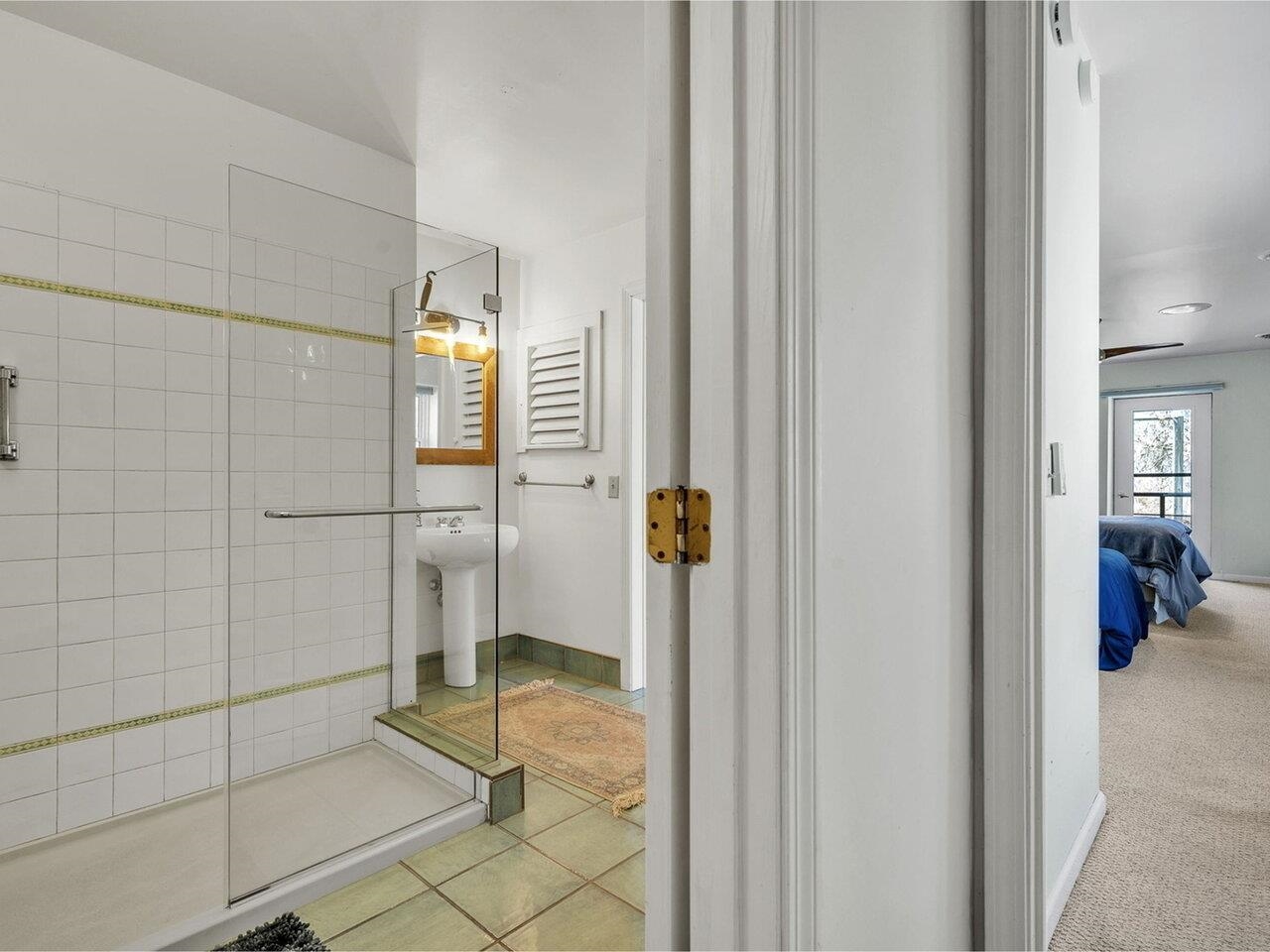 1st floor bath