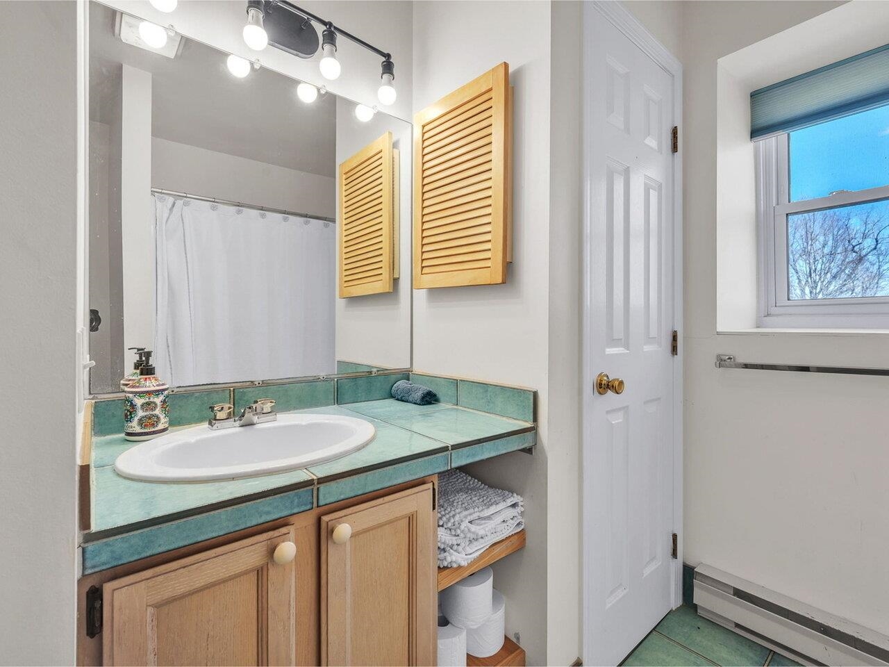 2nd floor full bath