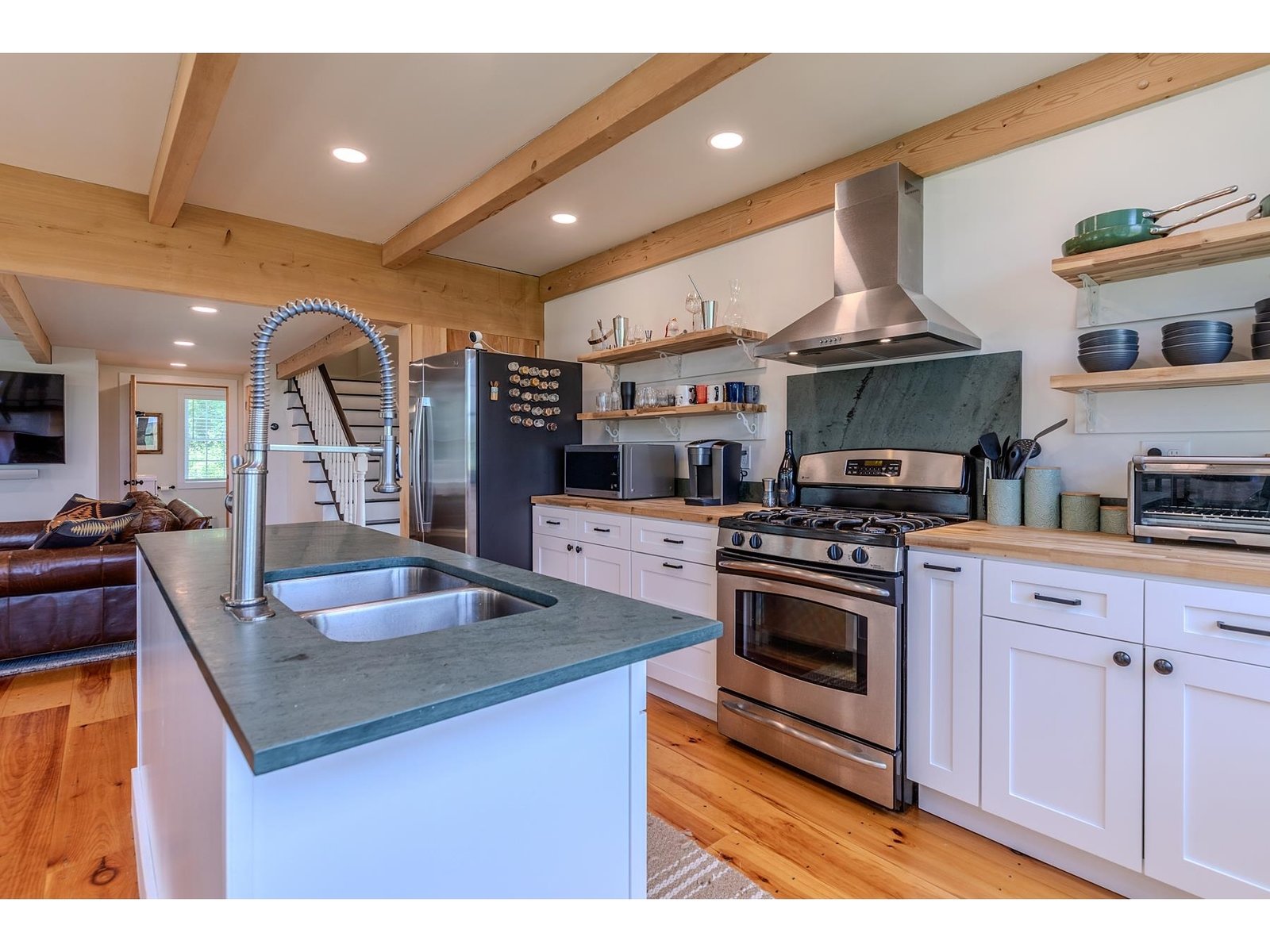 3208 Green Mountain Turnpike