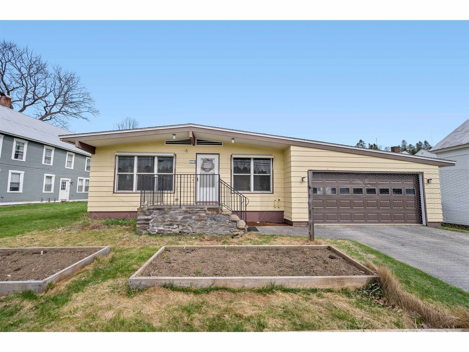 3228 Main Street, Cabot