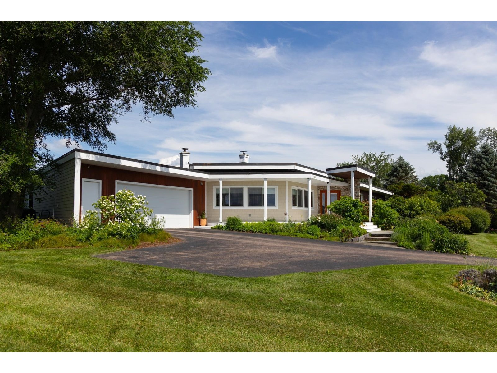 323 Buckingham Drive