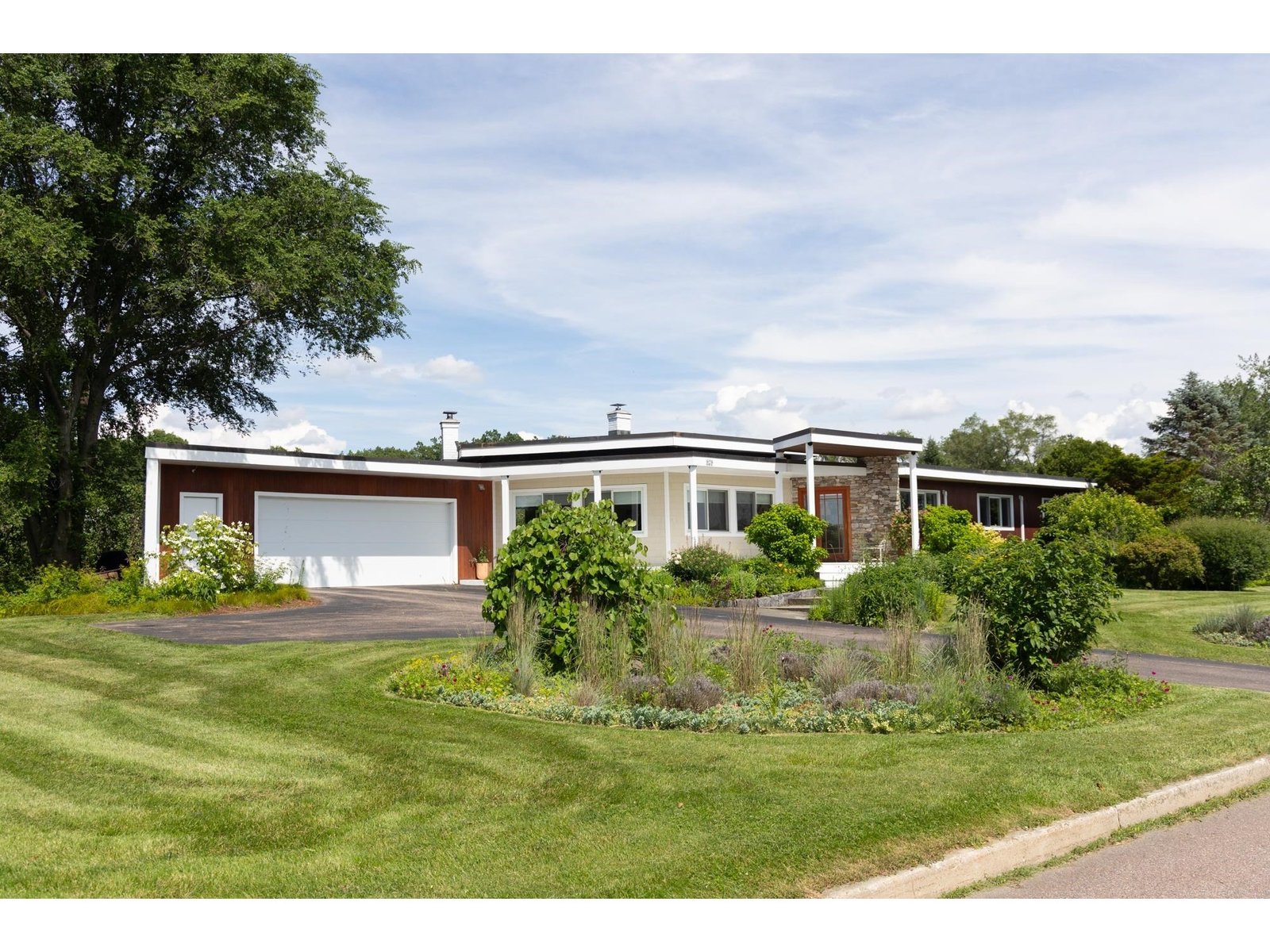 323 Buckingham Drive