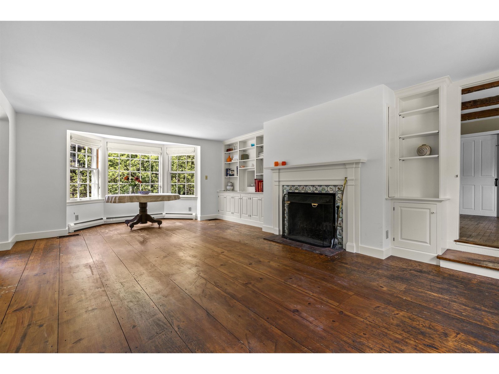 323 Turnpike Road
