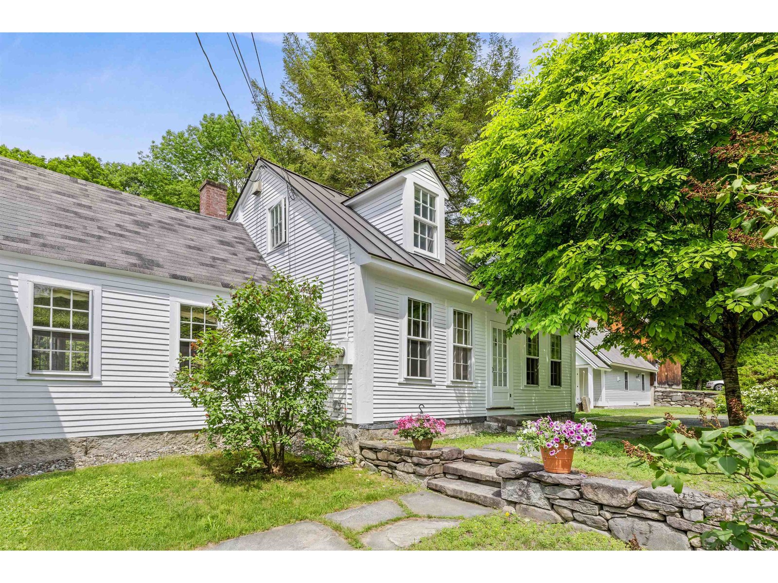 323 Turnpike Road