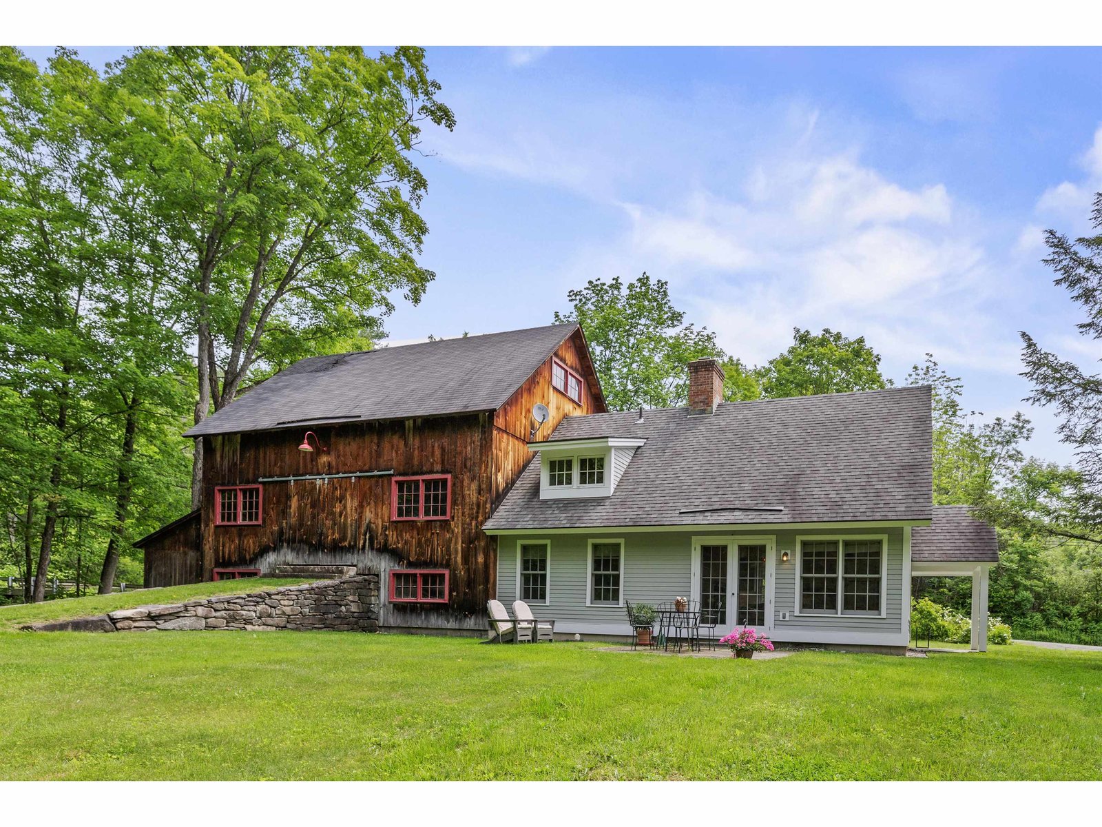 323 Turnpike Road