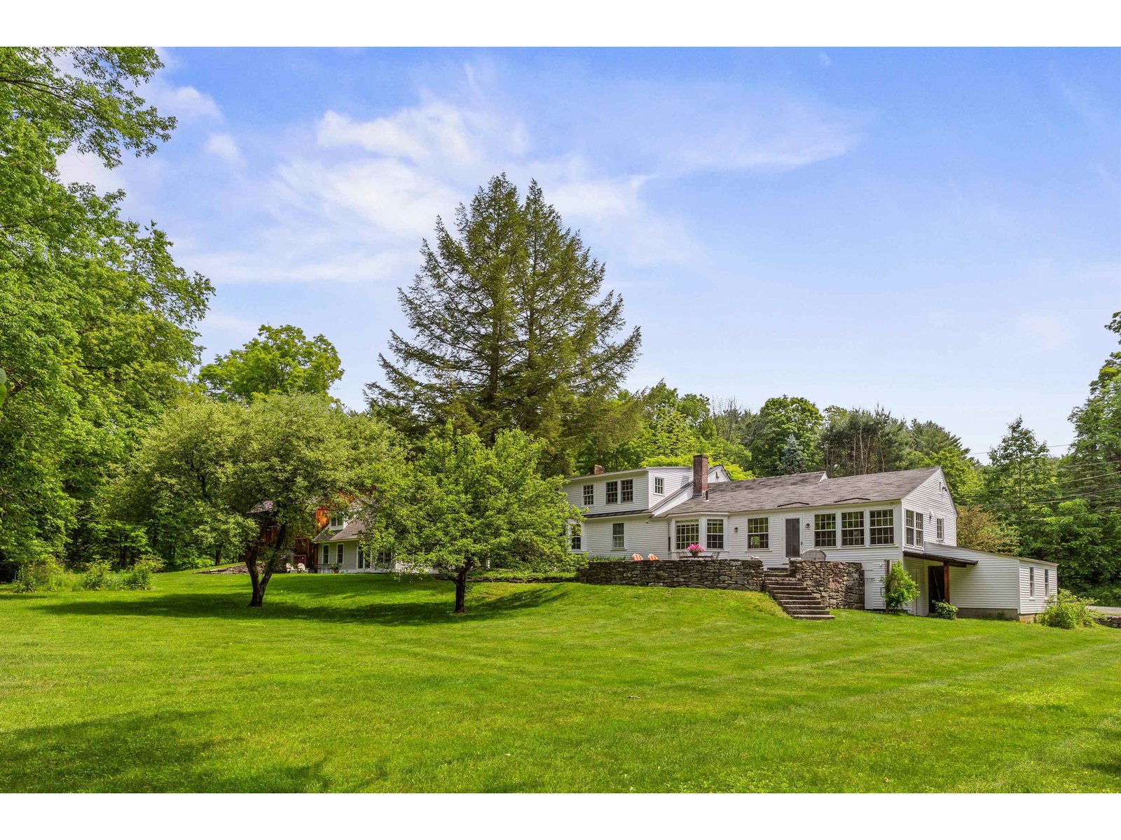 323 Turnpike Road