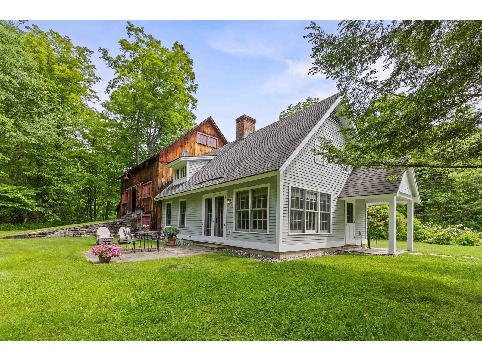 323 Turnpike Road