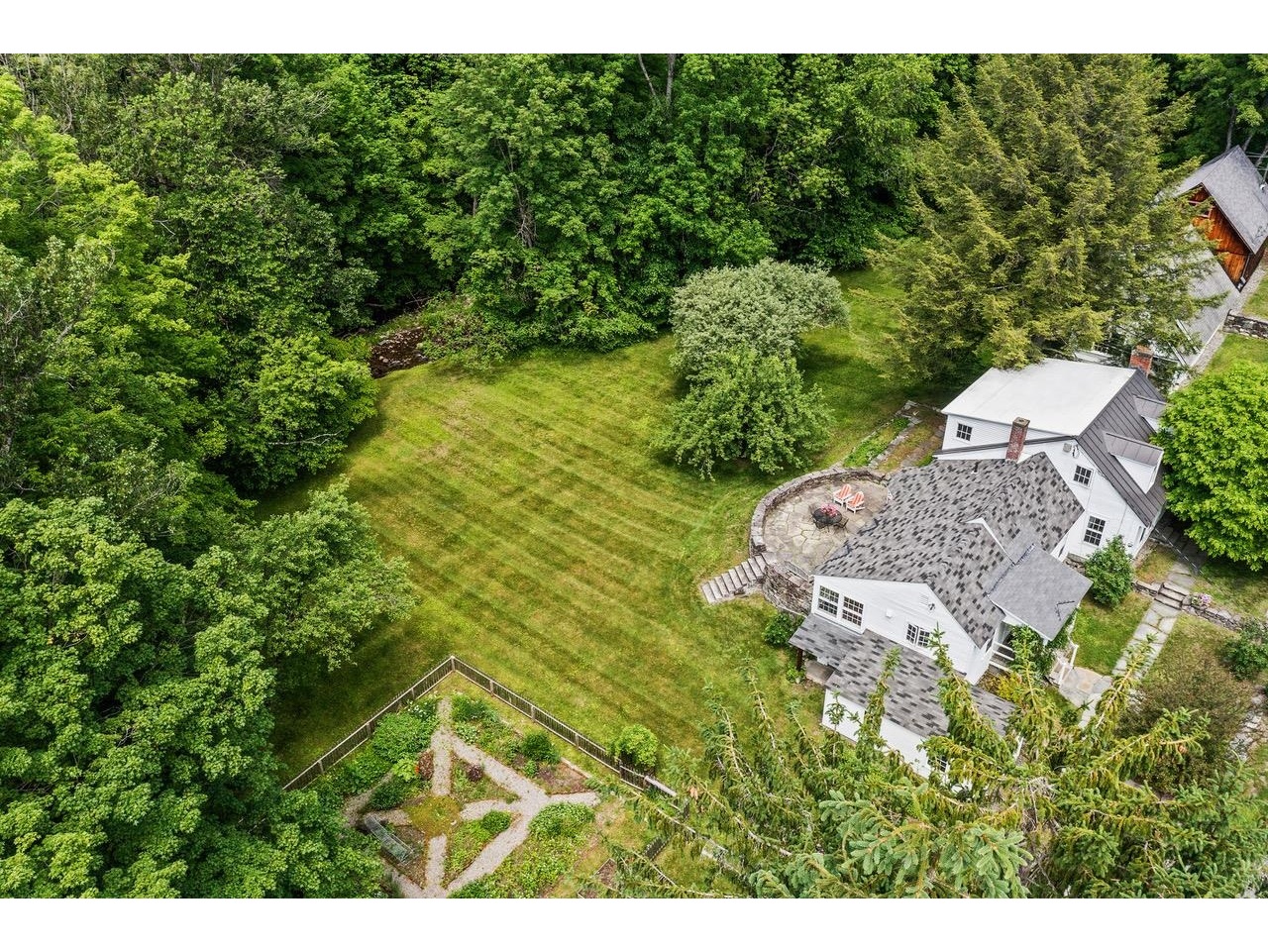 323 Turnpike Road
