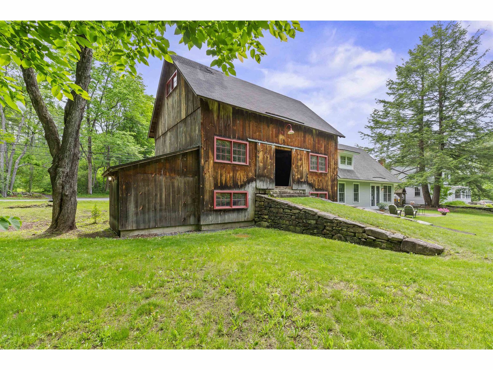323 Turnpike Road