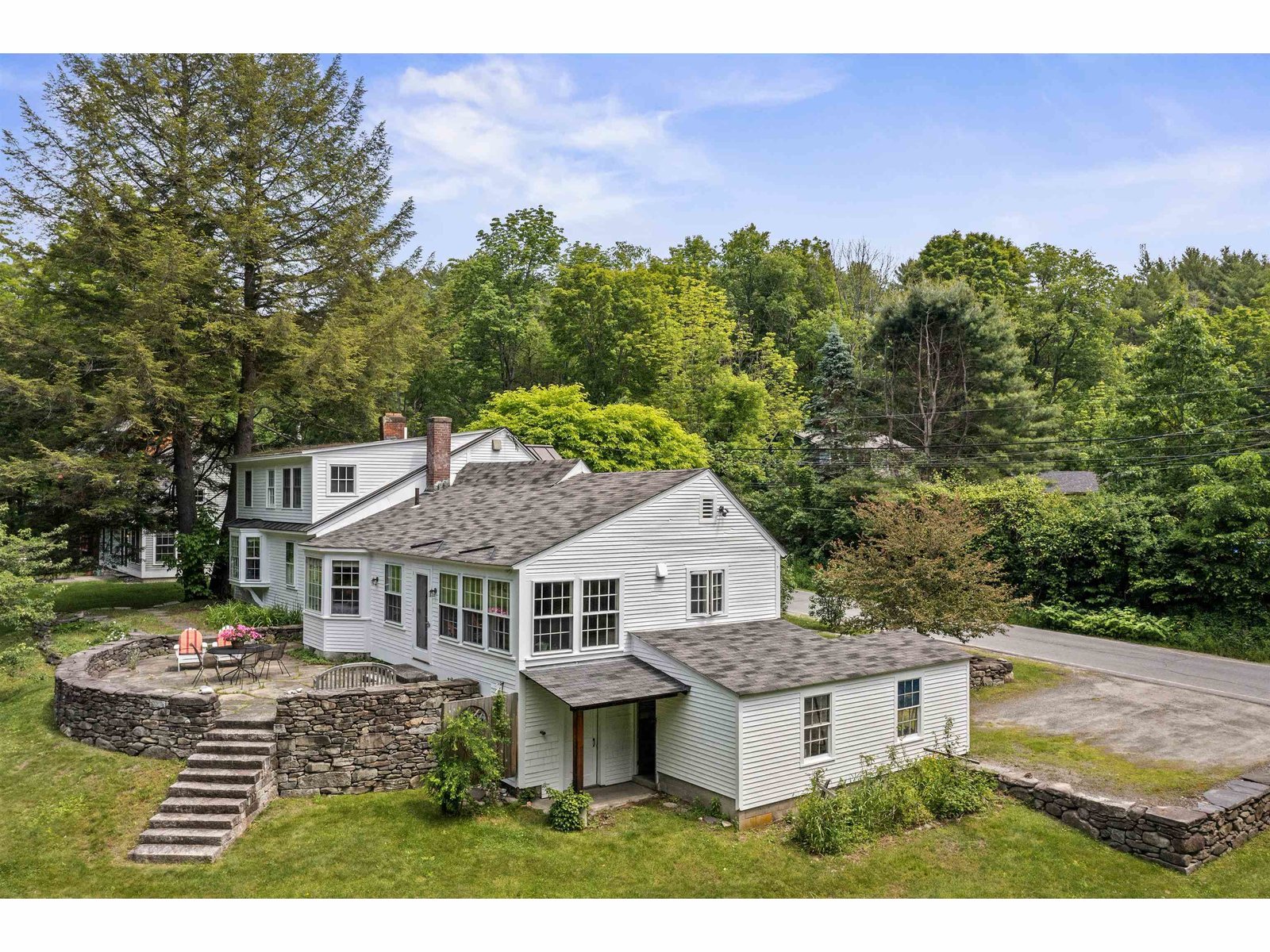 323 Turnpike Road