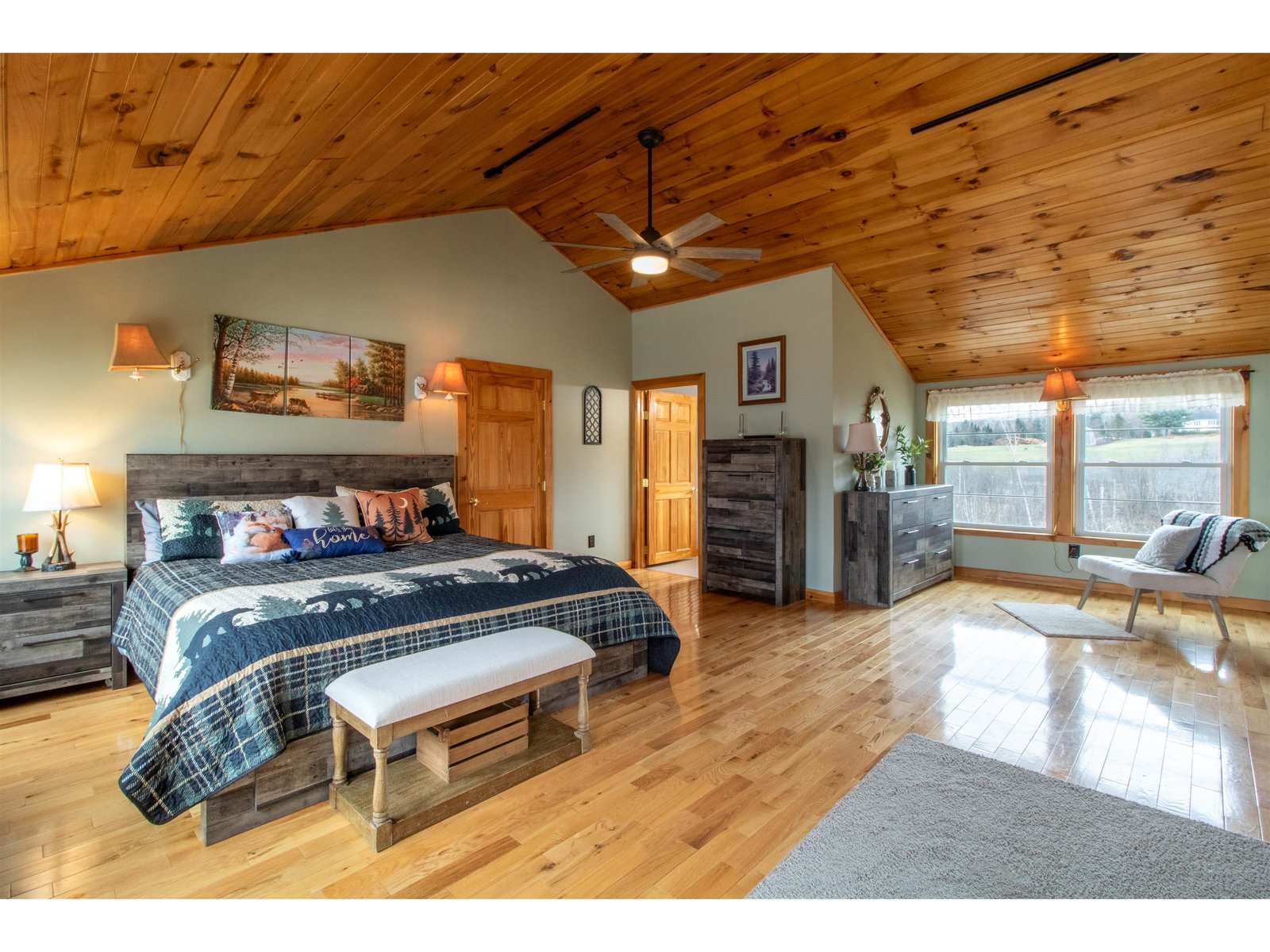 324 Lakeshore Drive