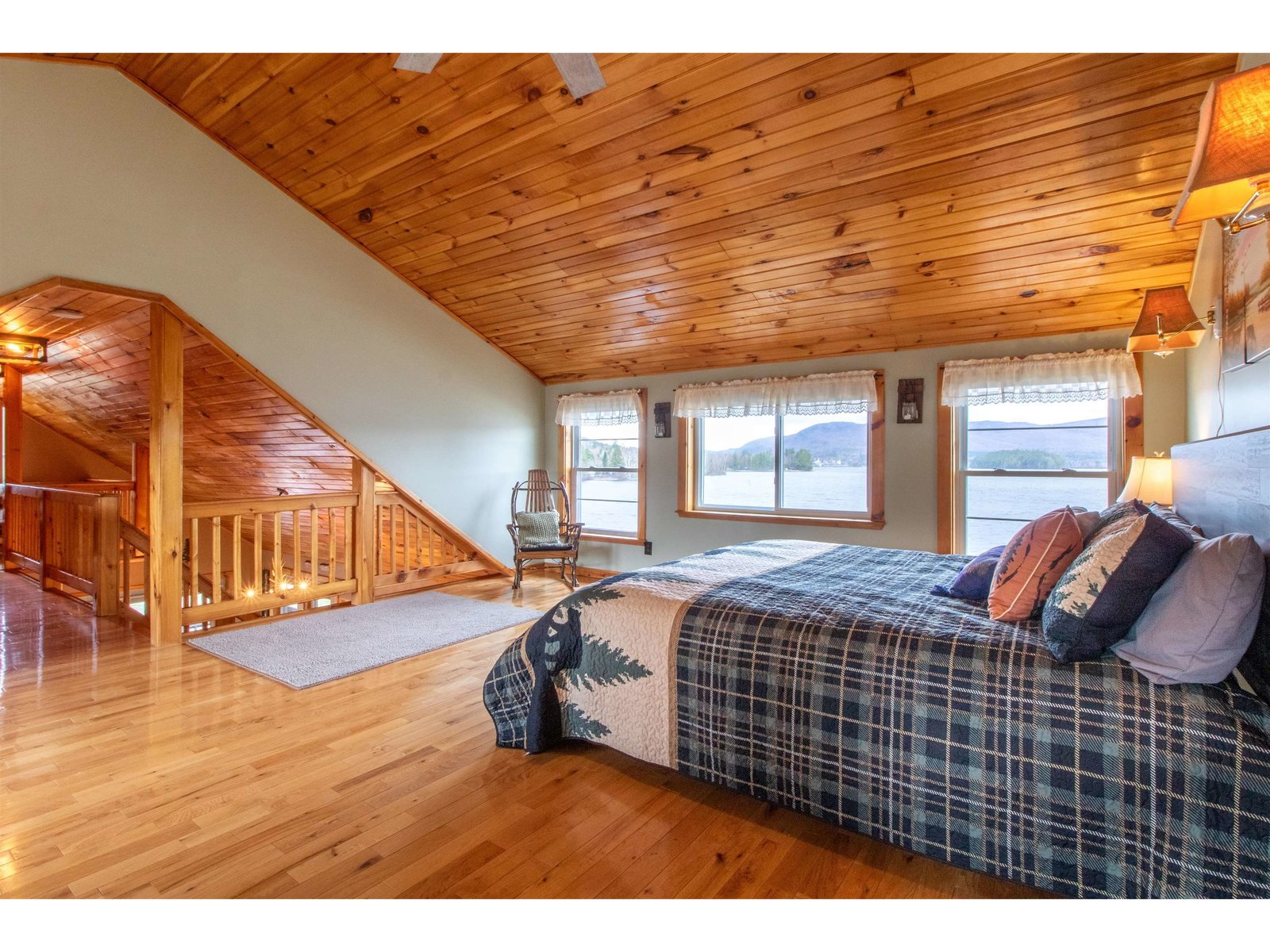 324 Lakeshore Drive