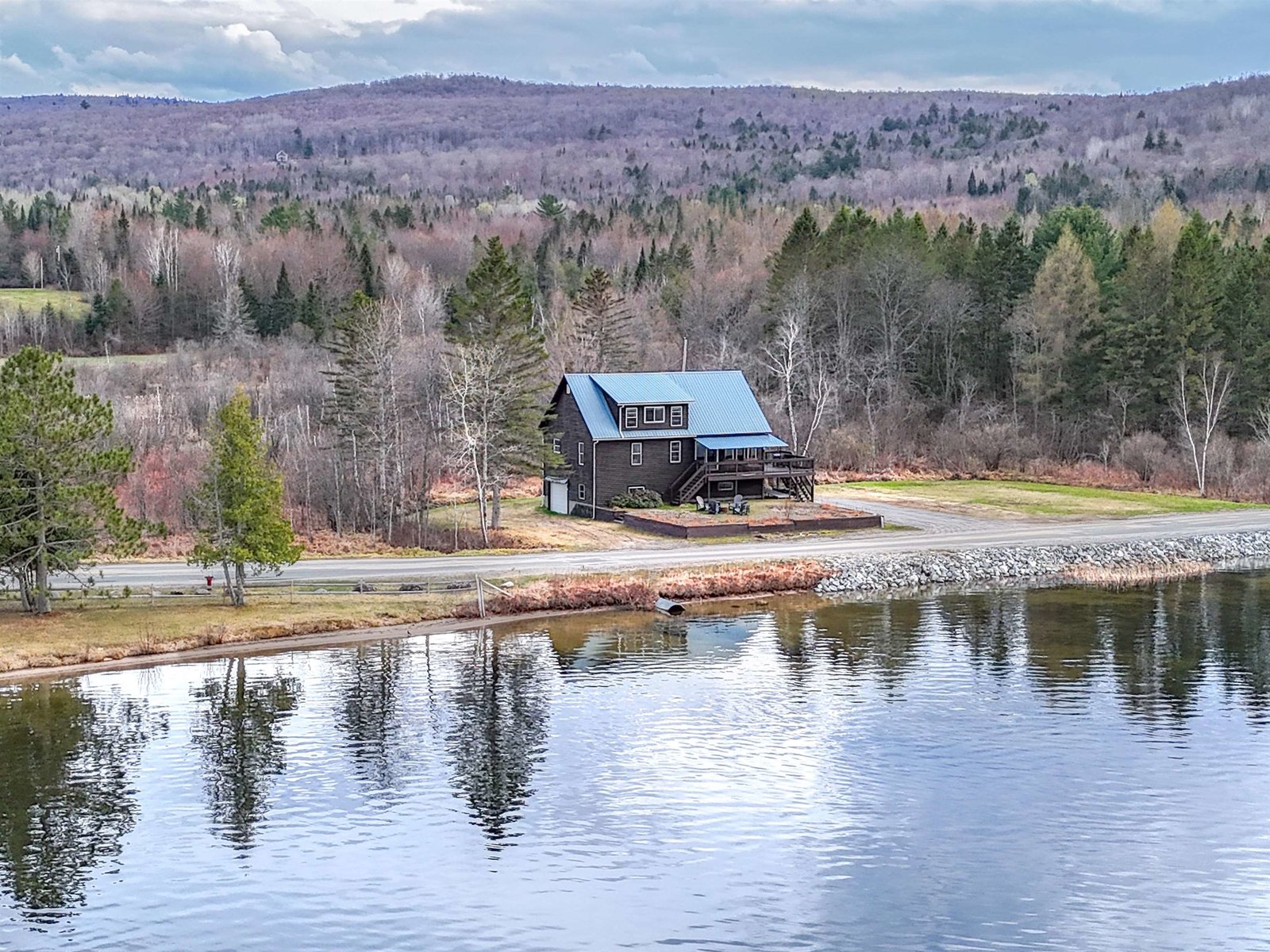 324 Lakeshore Drive