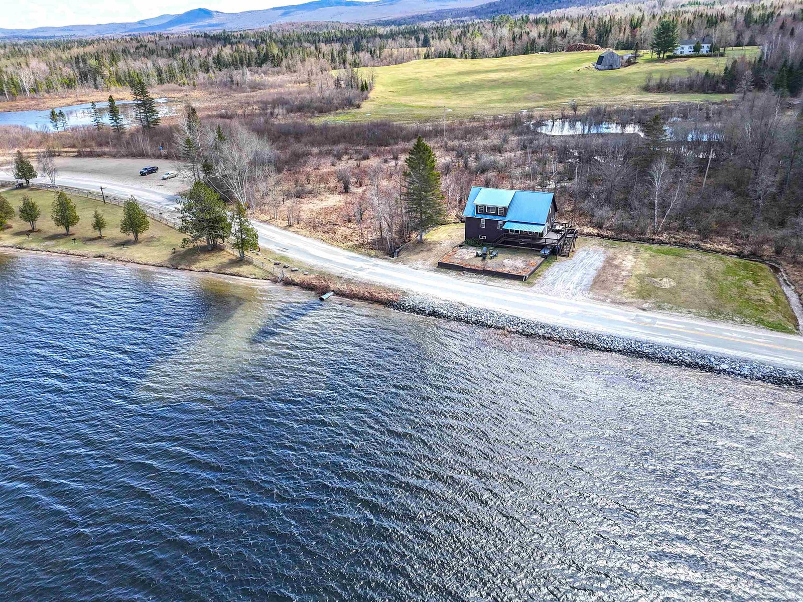 324 Lakeshore Drive