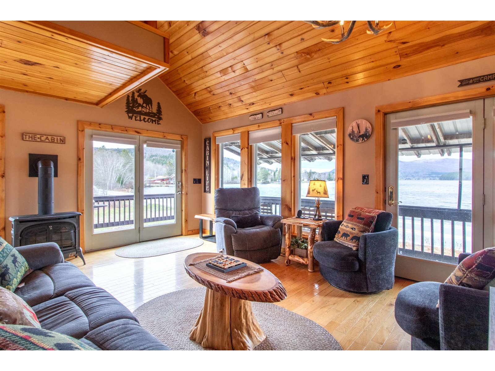324 Lakeshore Drive