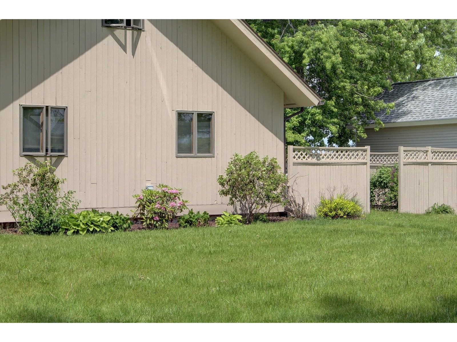 325 Oakridge Lane