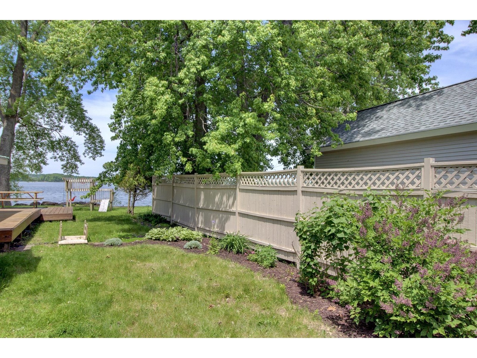 325 Oakridge Lane