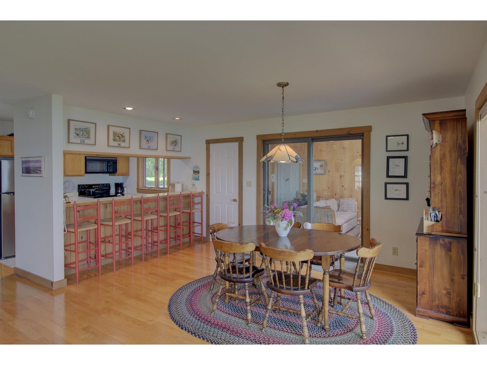 325 Oakridge Lane