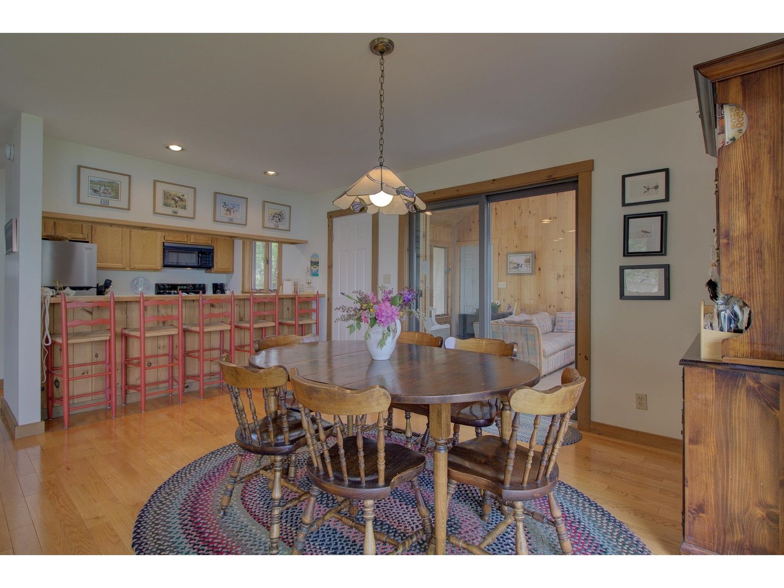 325 Oakridge Lane