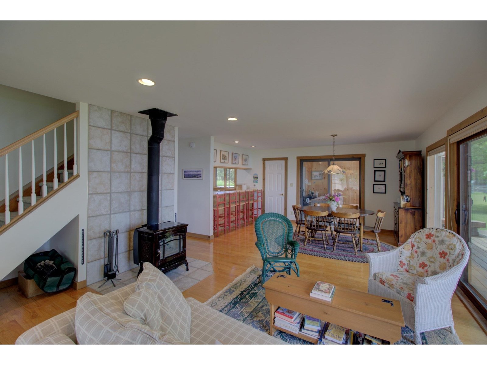 325 Oakridge Lane