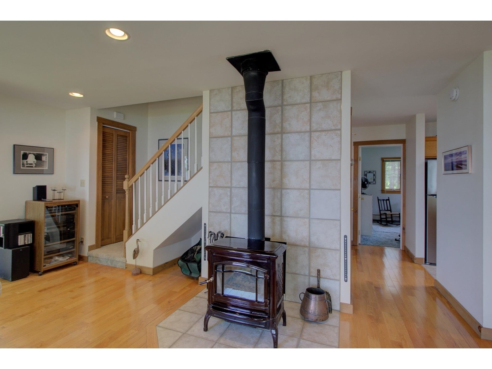325 Oakridge Lane