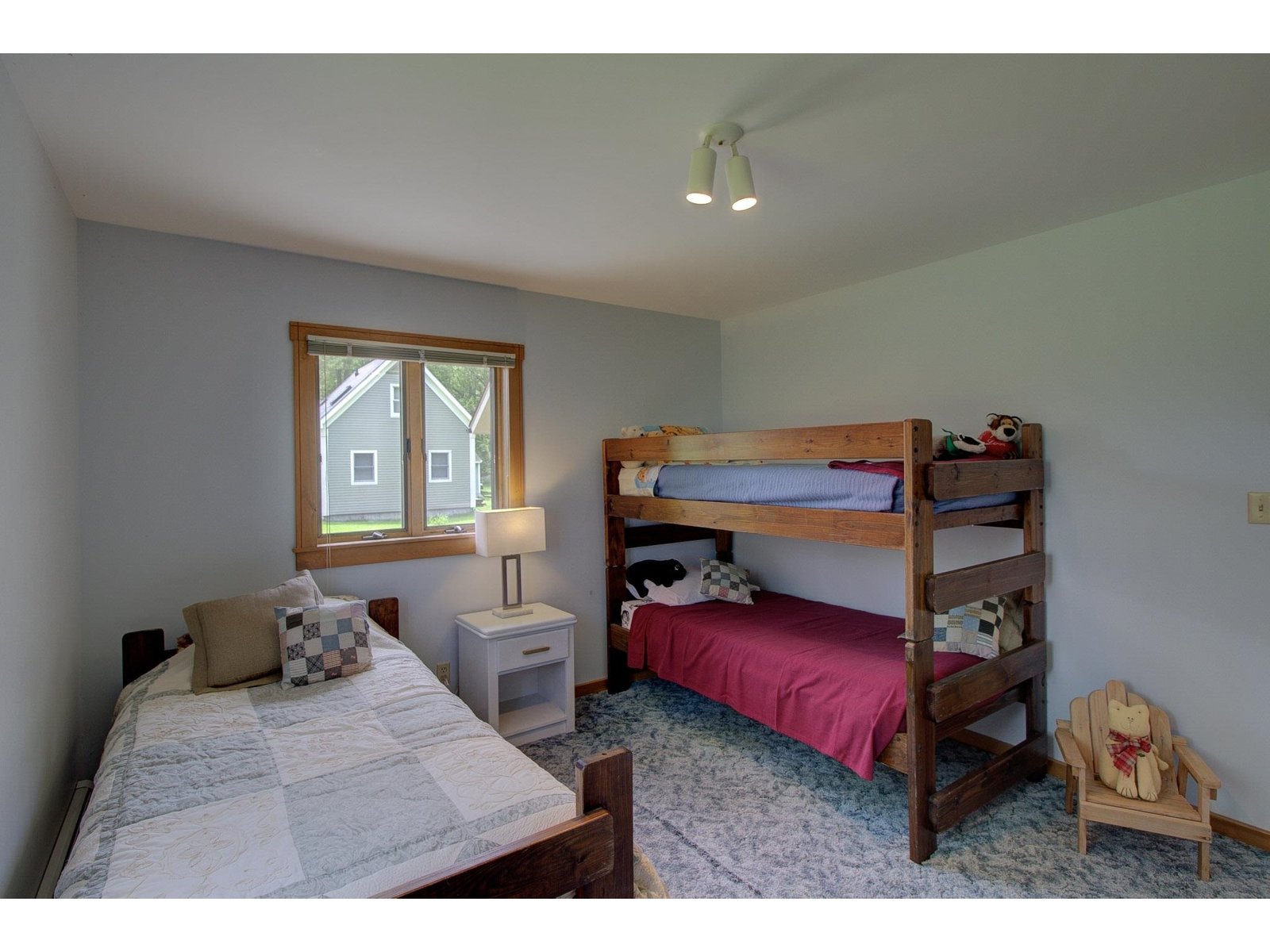 325 Oakridge Lane