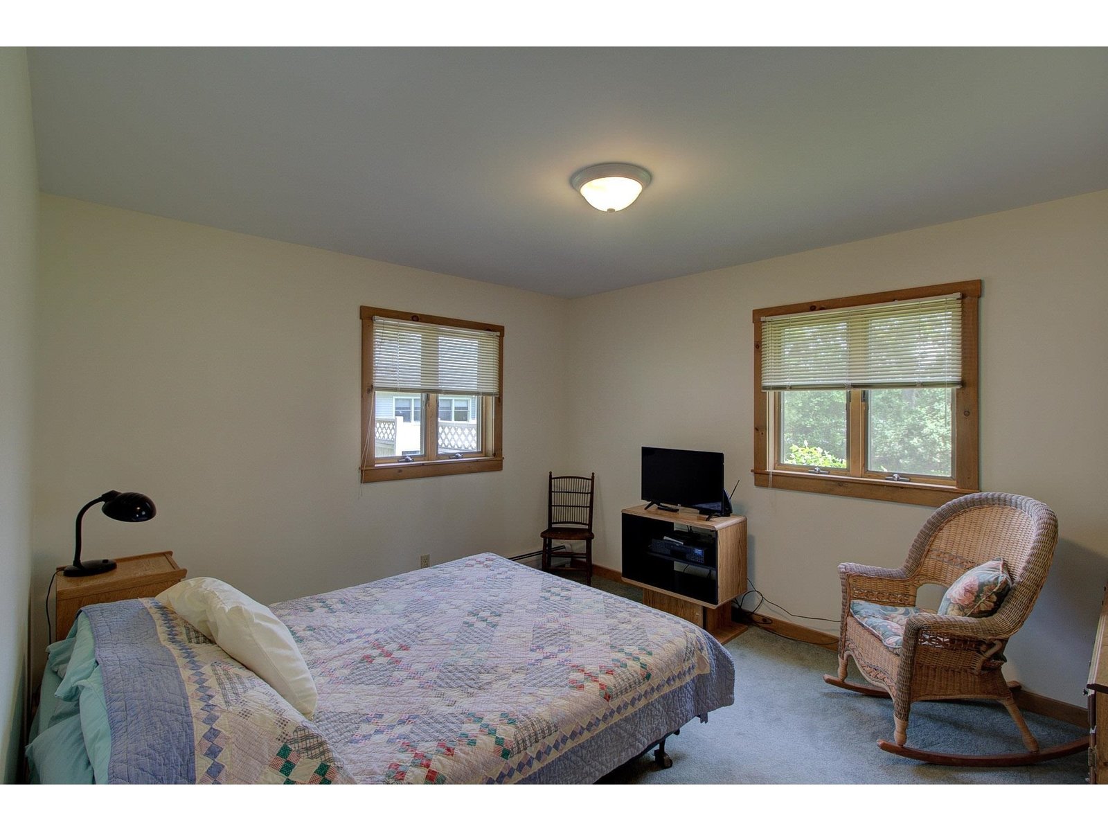 325 Oakridge Lane