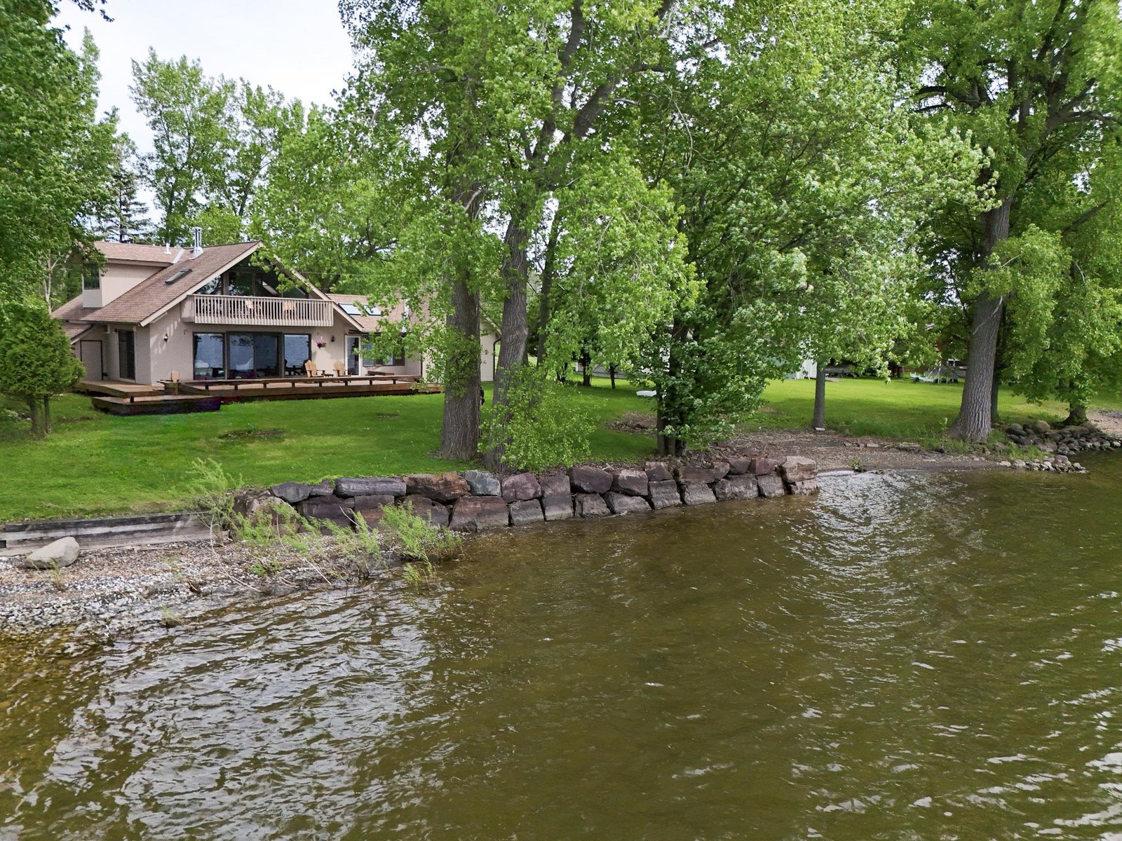 325 Oakridge Lane