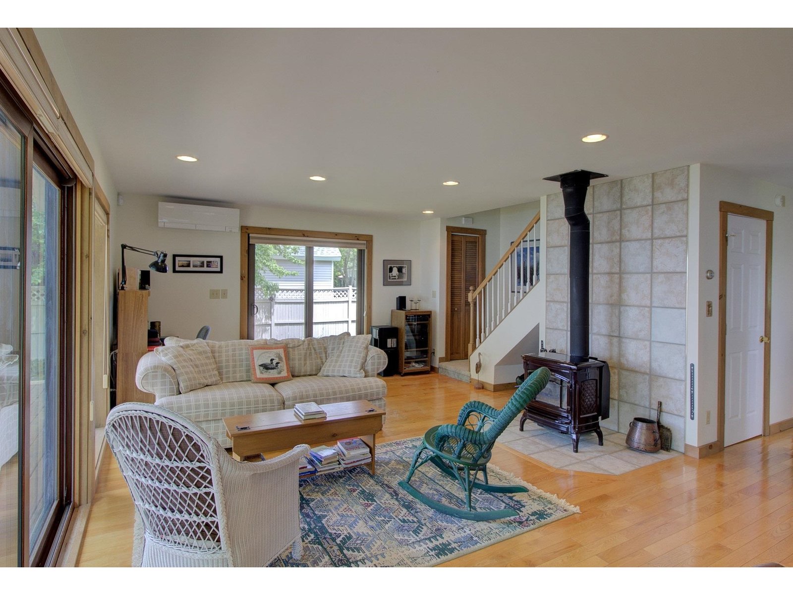 325 Oakridge Lane