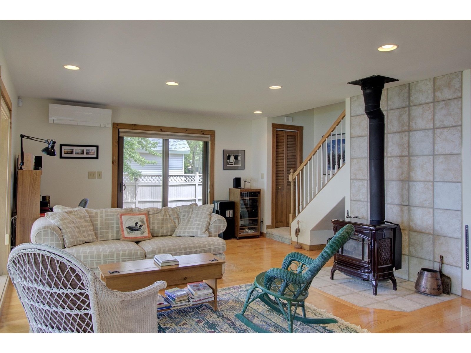 325 Oakridge Lane