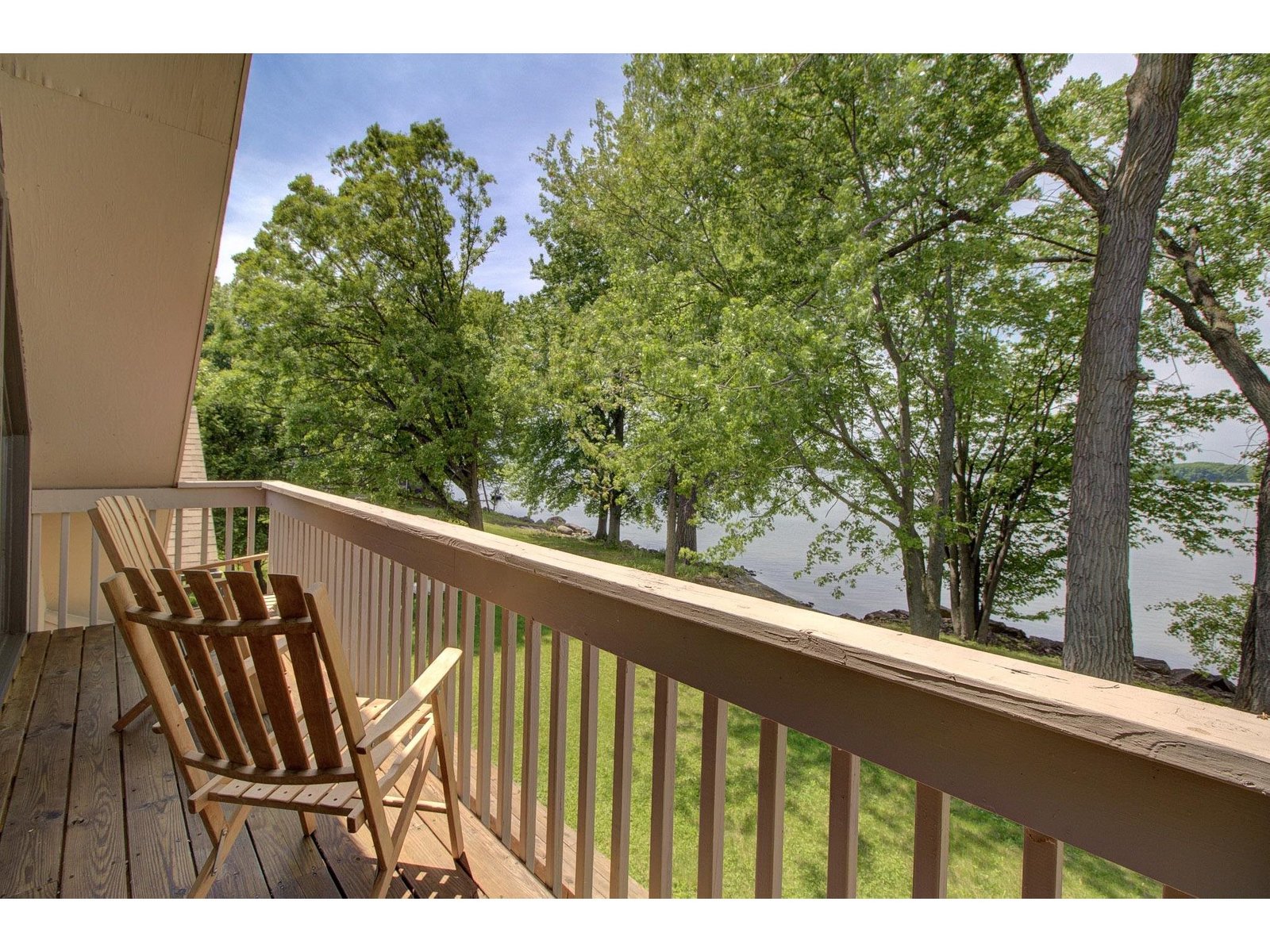 325 Oakridge Lane