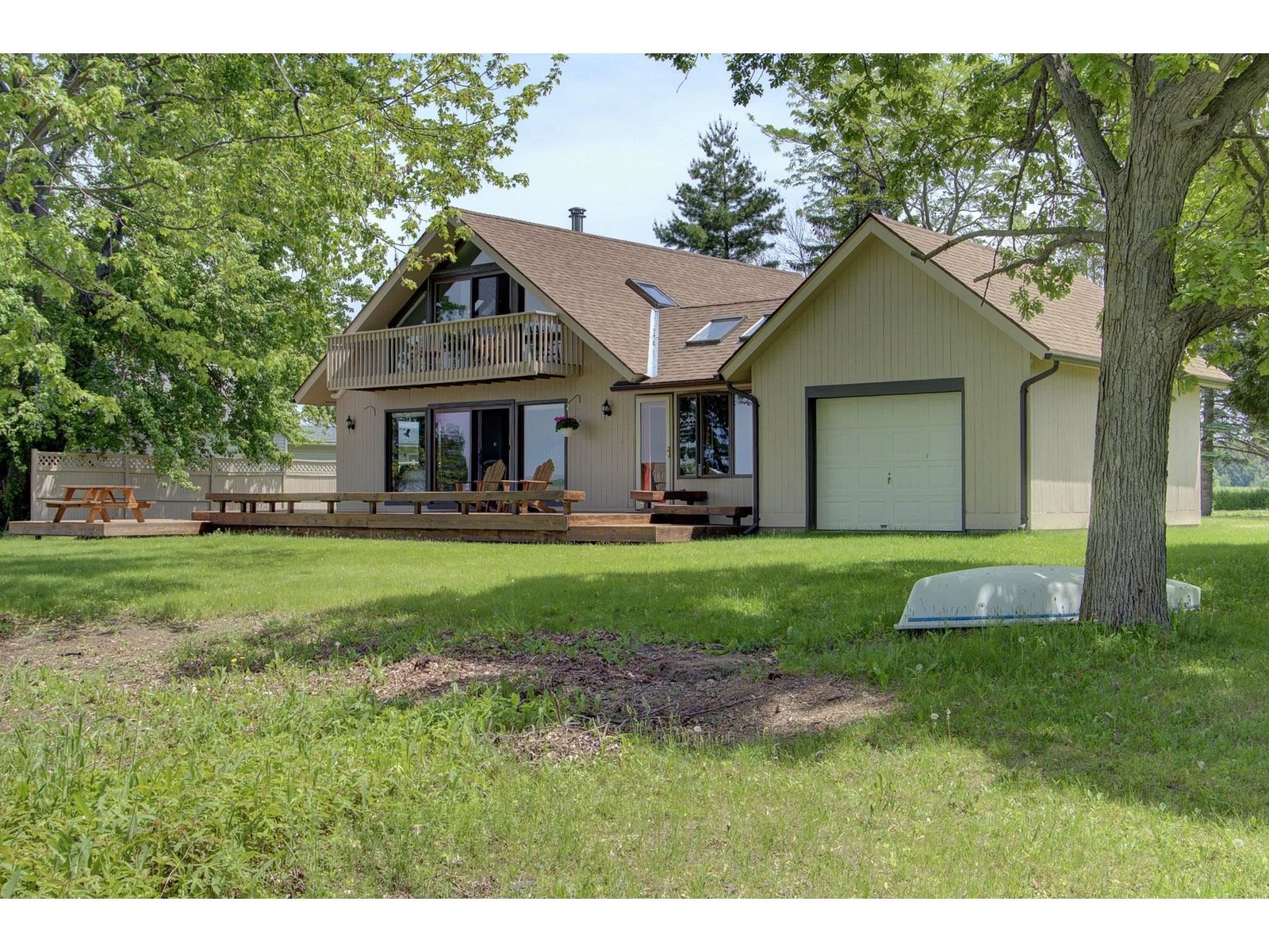 325 Oakridge Lane