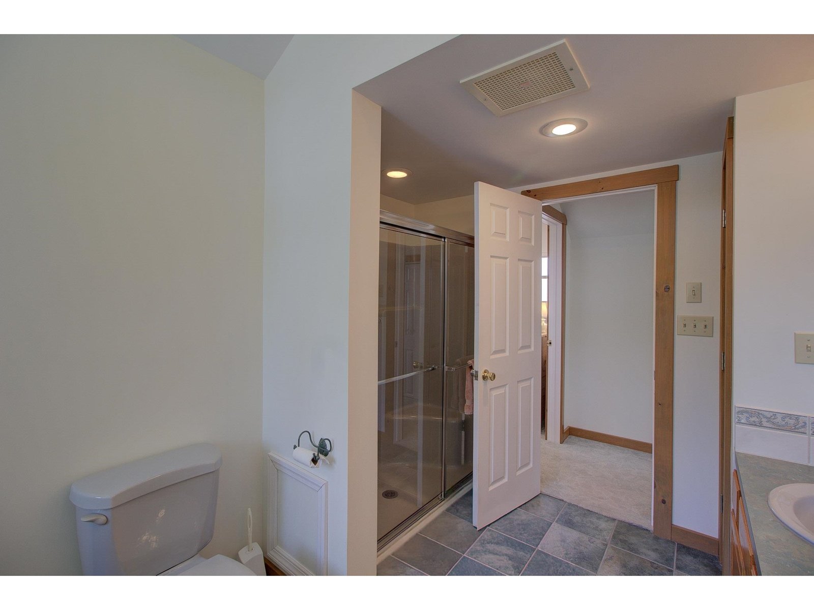 325 Oakridge Lane