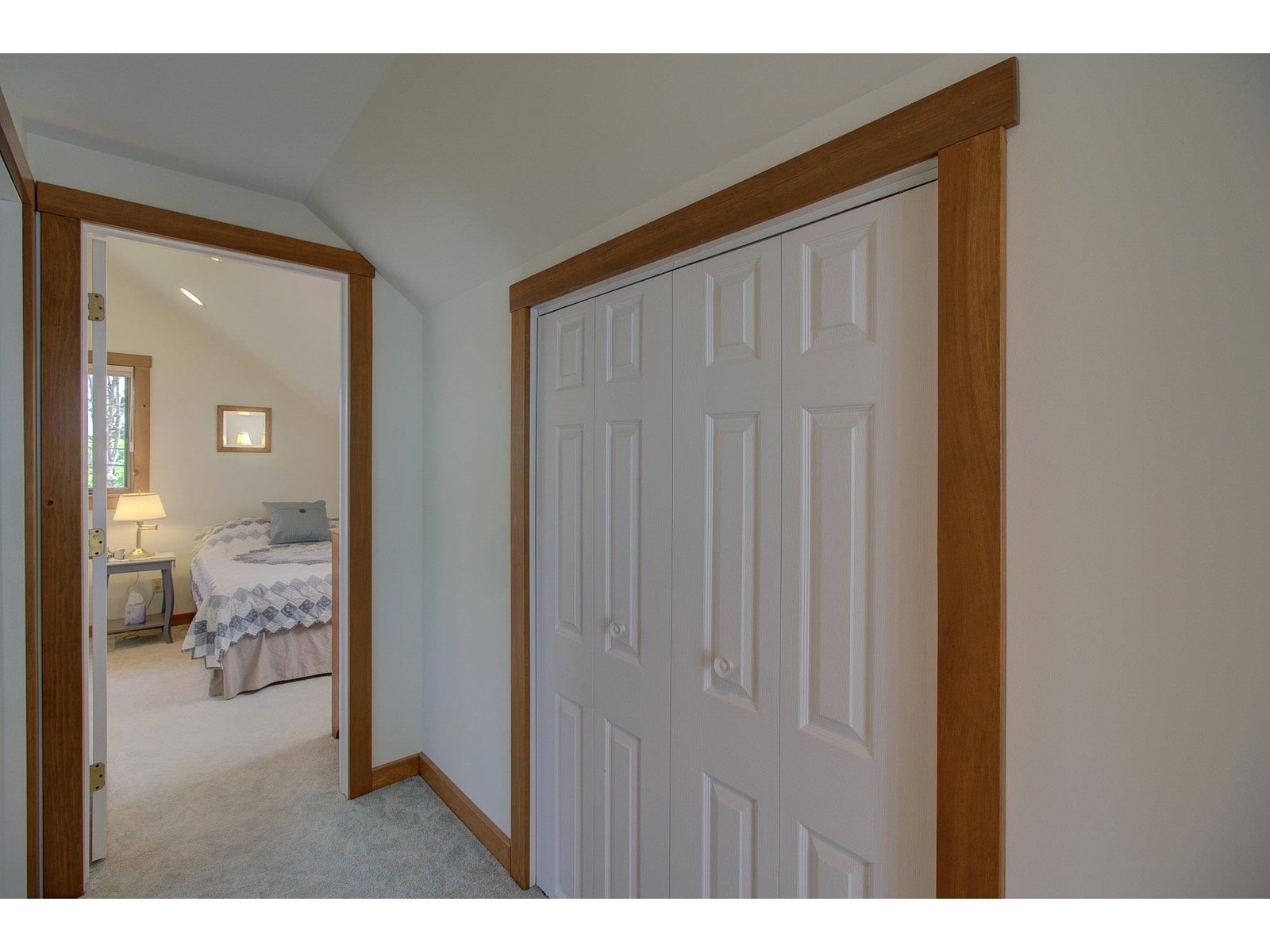 325 Oakridge Lane