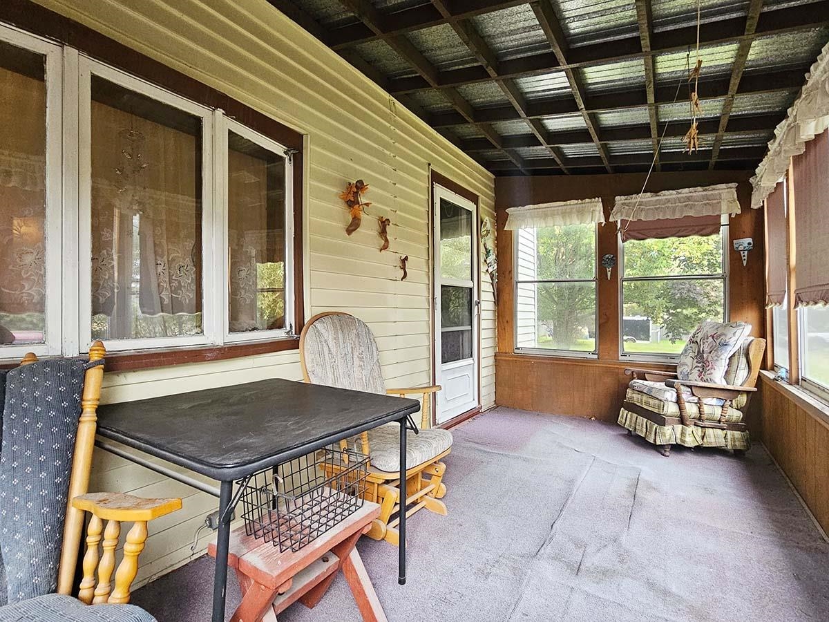 Side Enclosed Porch