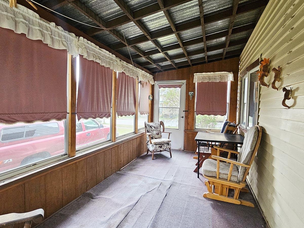 Side Enclosed Porch