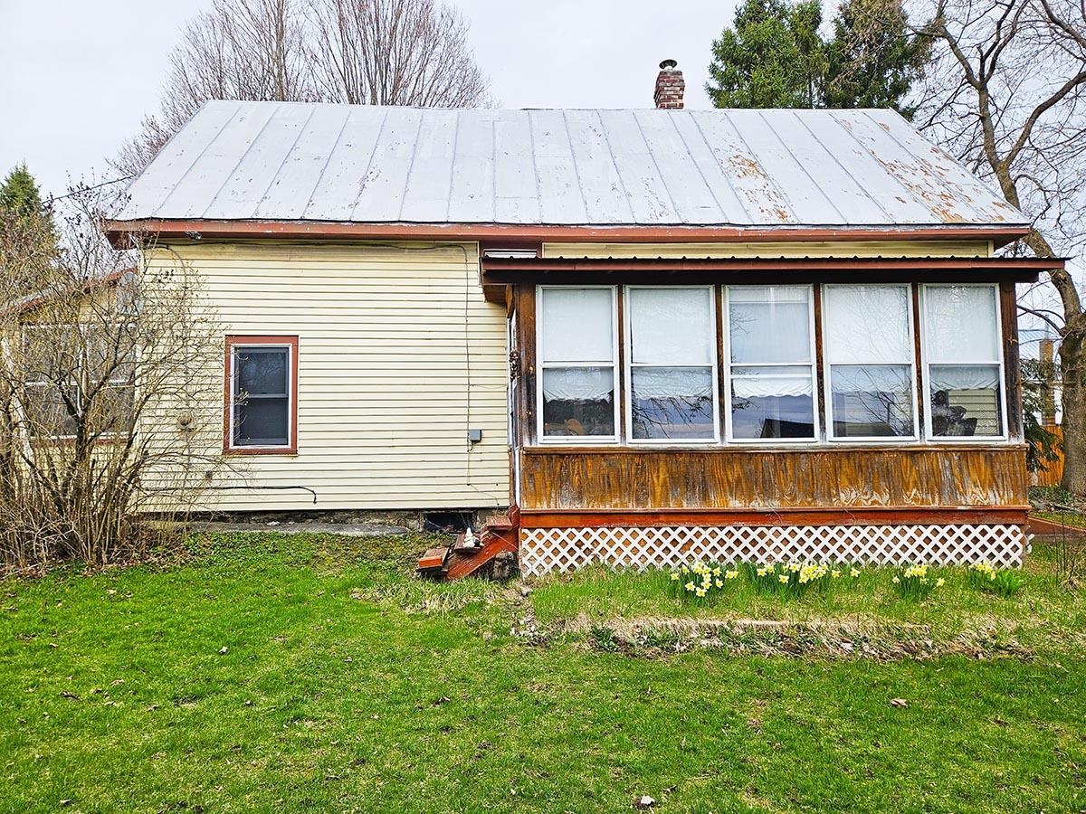 326 Pleasant Street