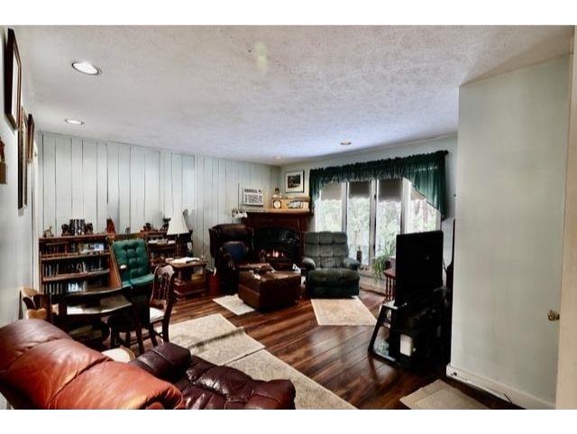 33 Grand Avenue