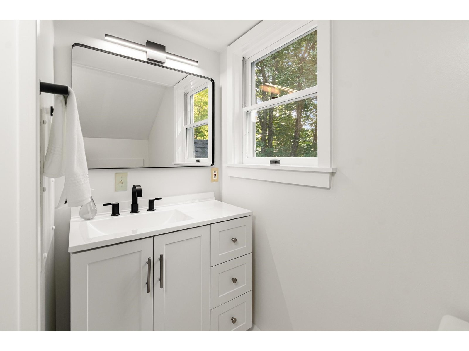 2nd Floor Bathroom