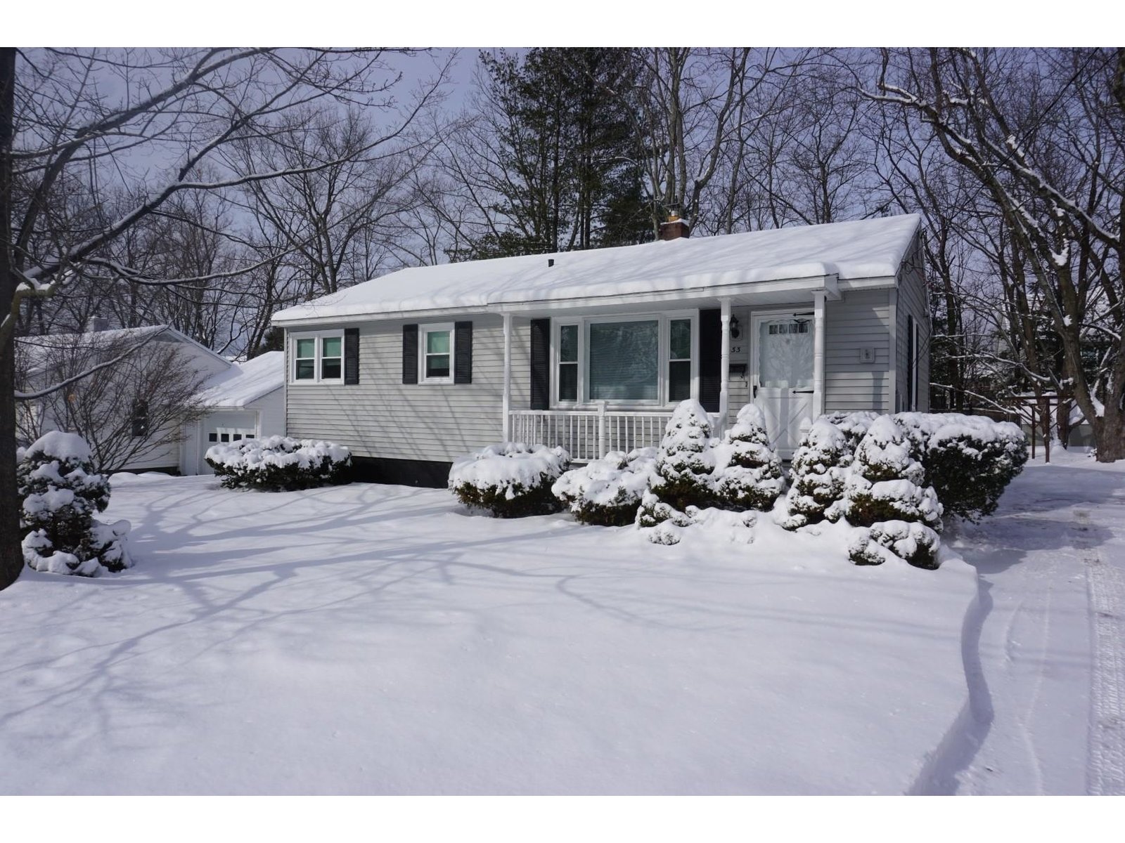 33 Hiawatha Avenue, Essex Junction