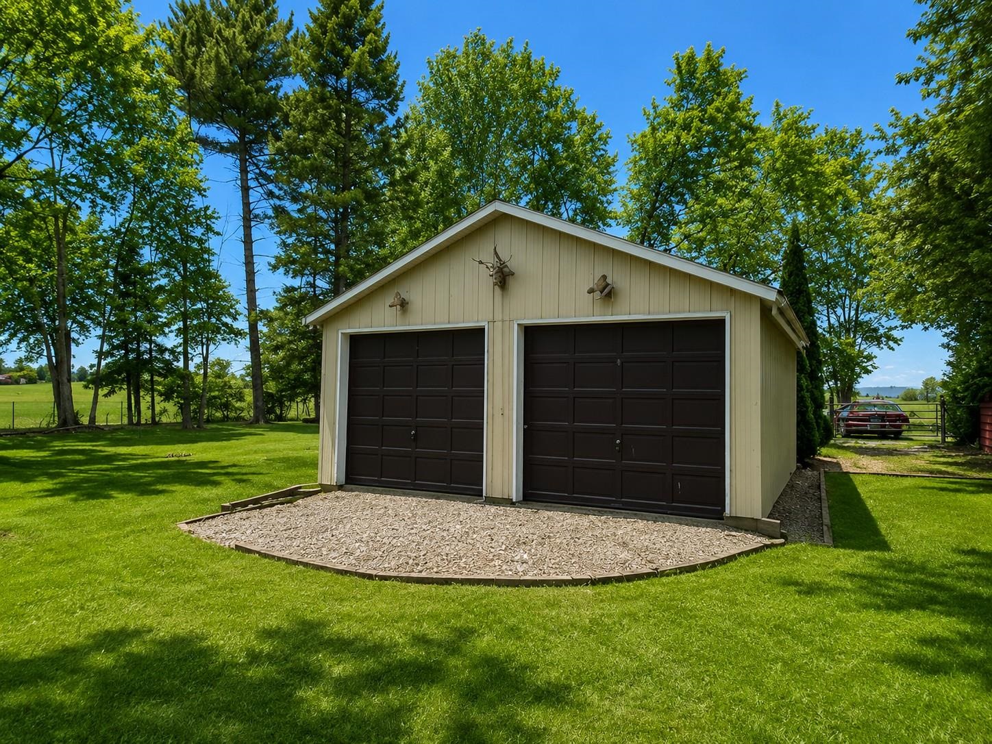 33 Leo Drive